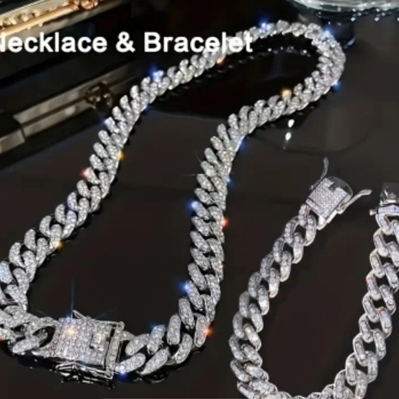 Other - Silver Necklace and Bracelet Set